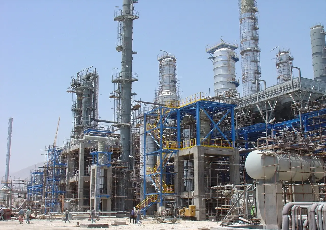 Aromatics processing plant under construction