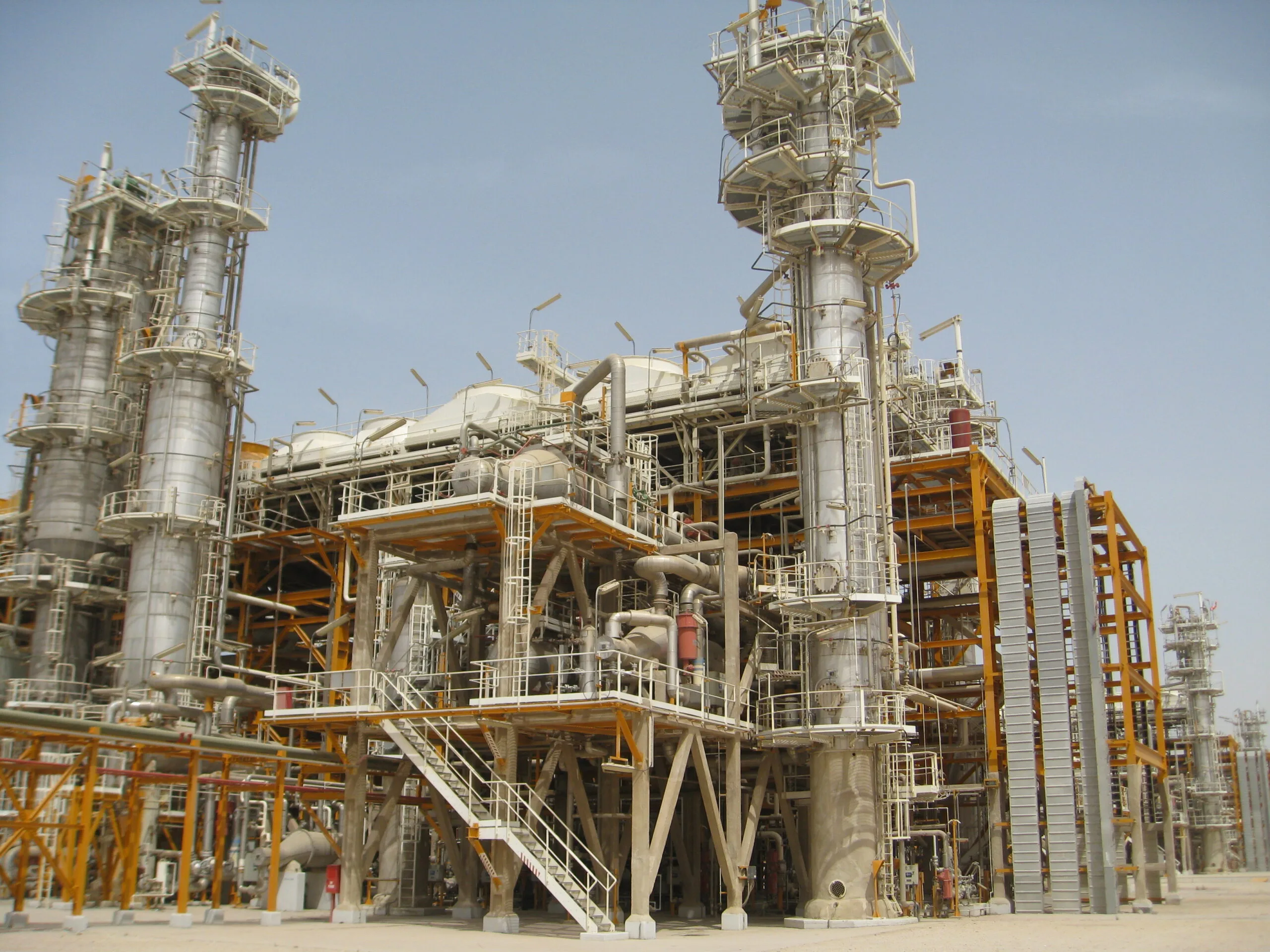 Detailed engineering model of air cooler piping and equipment